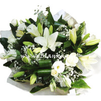 White Bouquet Lilies And lisianthus
