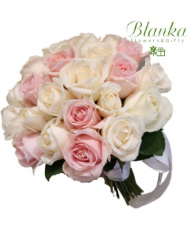 Свадебный букет из роз белых и розовых